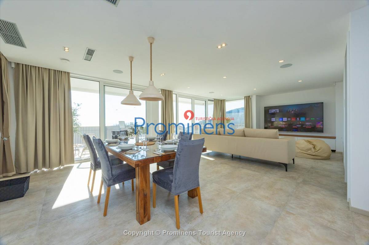 Exklusive Ferienwohnung Maja und Petra mit Pool in Makarska, 