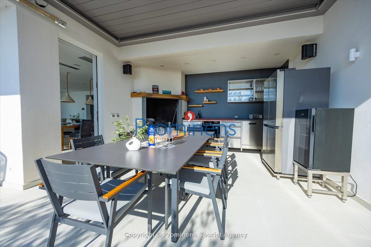 Exklusive Ferienwohnung Maja und Petra mit Pool in Makarska, 