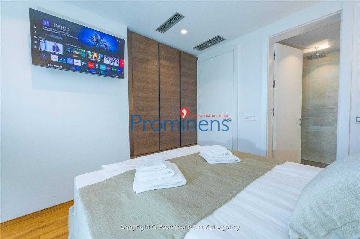 Exklusive Ferienwohnung Maja und Petra mit Pool in Makarska, 