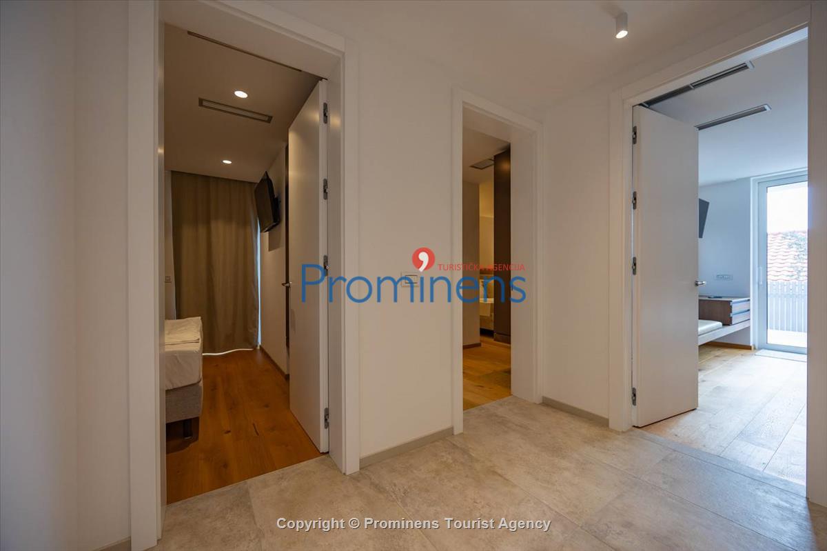 Exklusive Ferienwohnung Maja und Petra mit Pool in Makarska, 