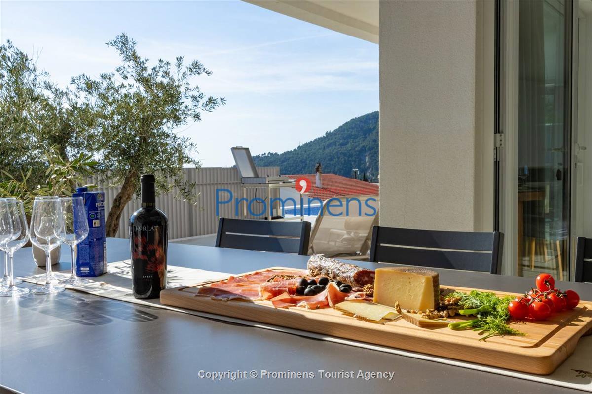 Exklusive Ferienwohnung Maja und Petra mit Pool in Makarska, 