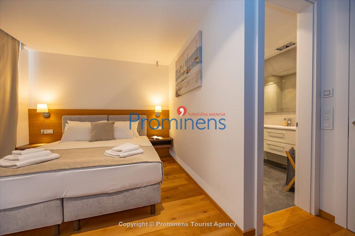 Exklusive Ferienwohnung Maja und Petra mit Pool in Makarska, 