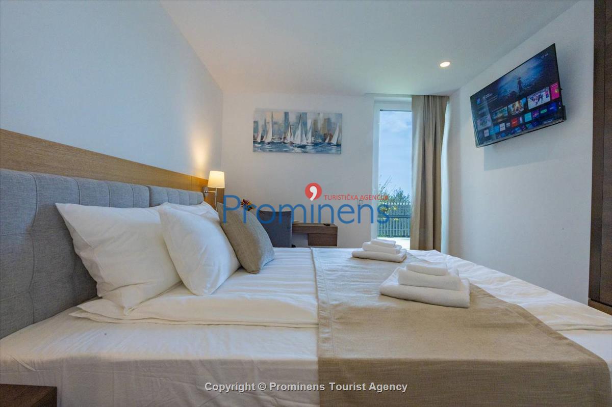 Exklusive Ferienwohnung Maja und Petra mit Pool in Makarska, 