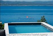 Villa Šime Brela – Pool, Sea View, Gym, Sleeps 4
