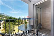 Villa Šime Brela – Pool, Sea View, Gym, Sleeps 4