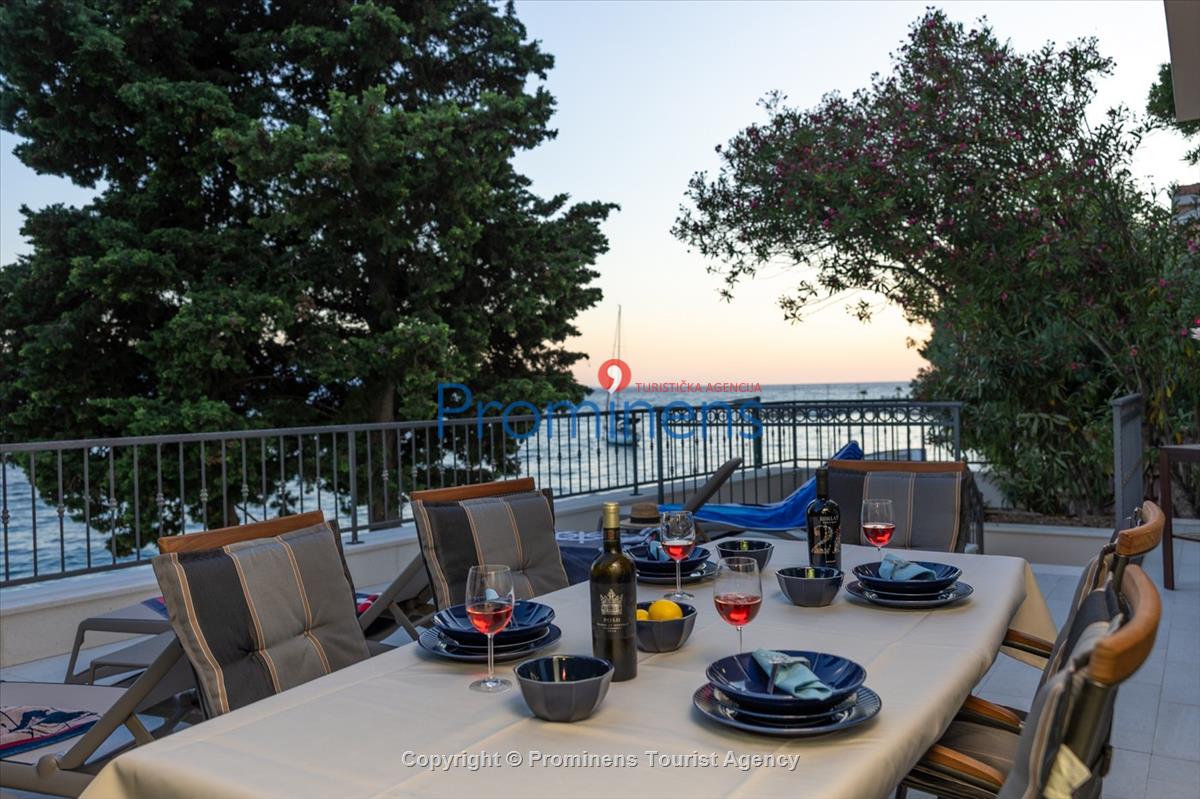 Strandhaus Podaca – 4 Schlafzimmer, 2 Familien, direkter Meereszugang, Makarska Riviera
