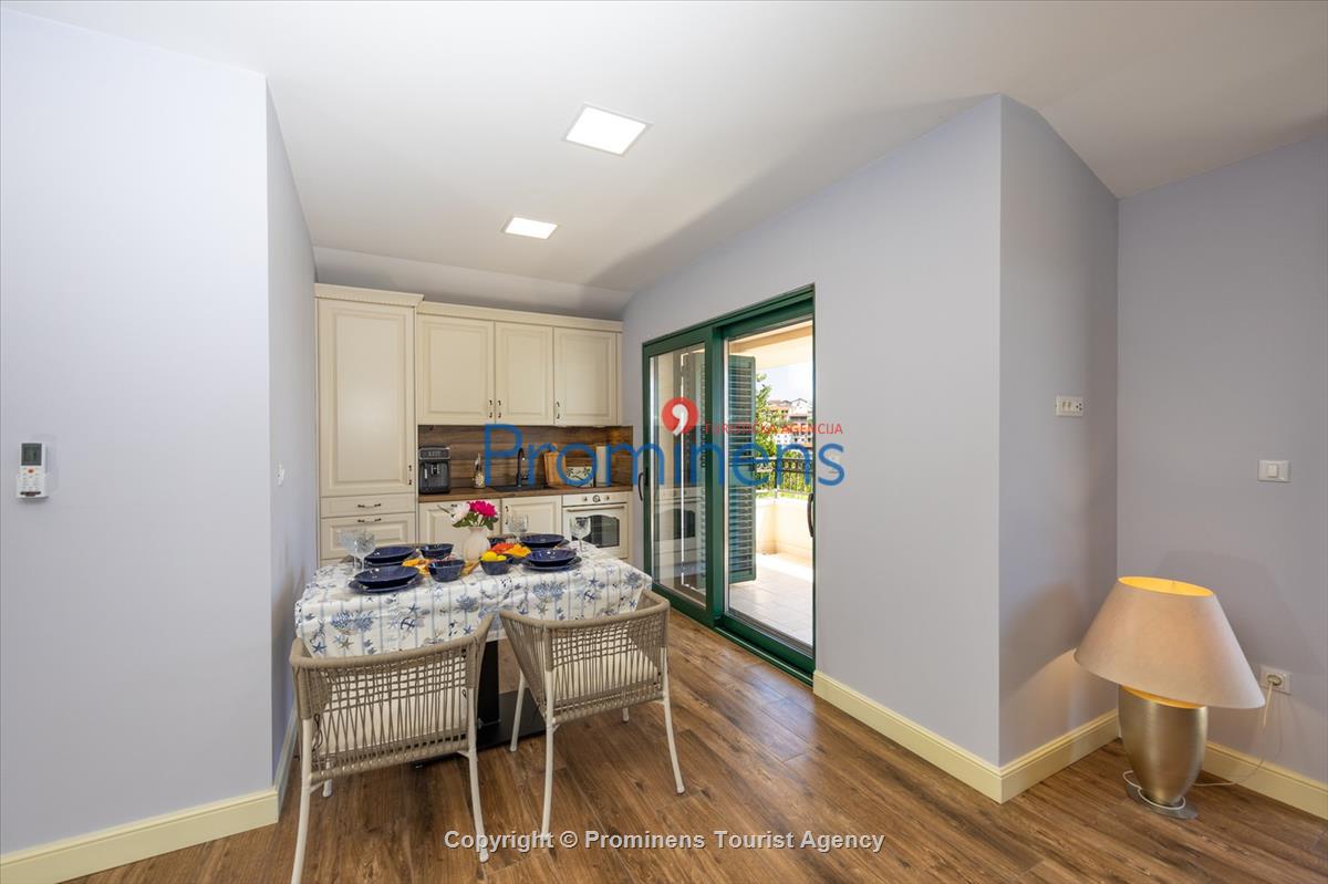 Strandhaus Podaca – 4 Schlafzimmer, 2 Familien, direkter Meereszugang, Makarska Riviera