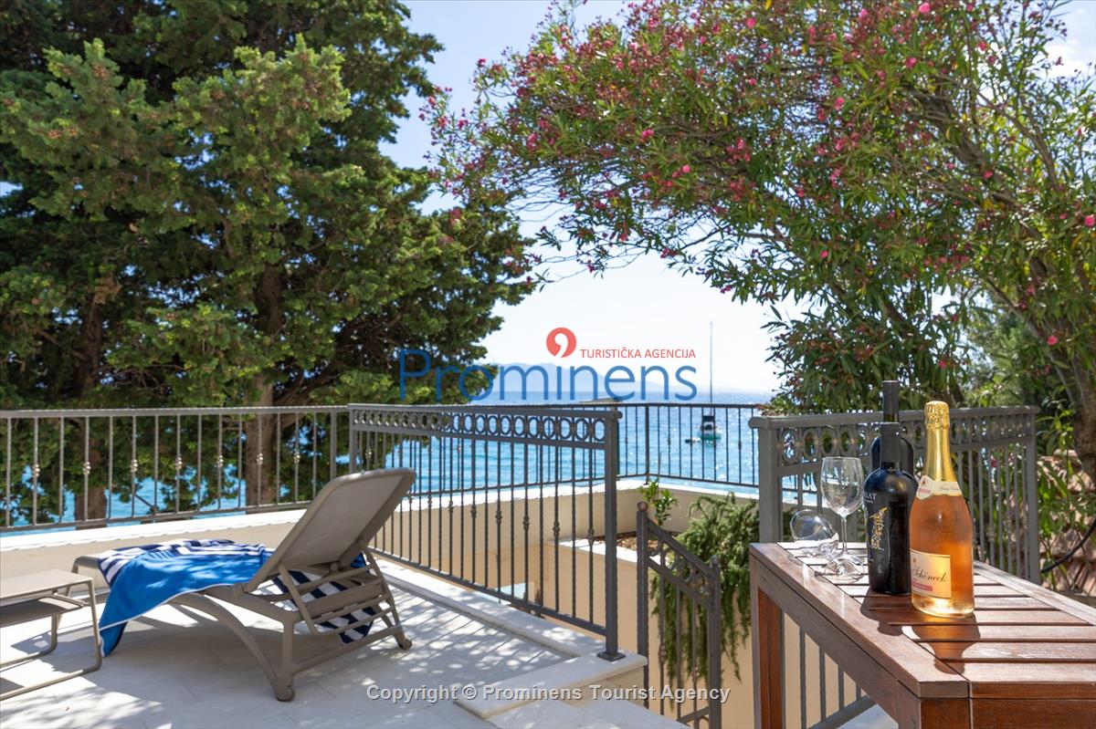 Strandhaus Podaca – 4 Schlafzimmer, 2 Familien, direkter Meereszugang, Makarska Riviera