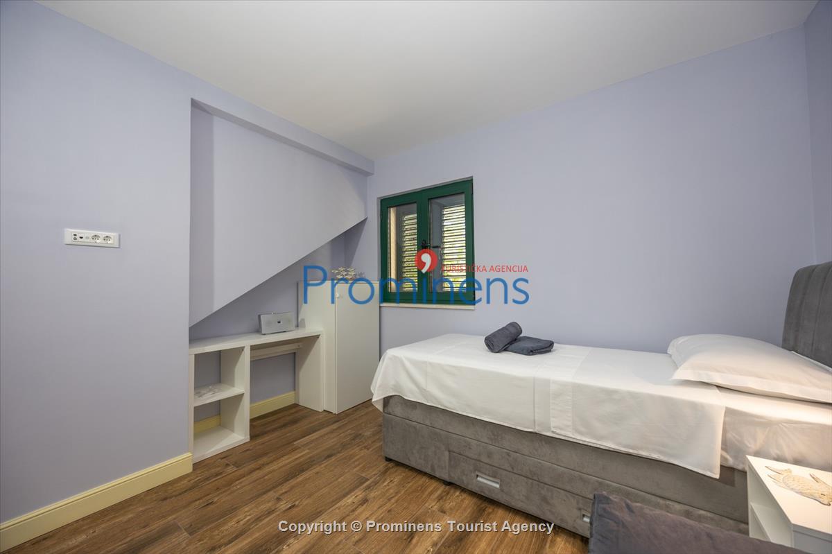 Strandhaus Podaca – 4 Schlafzimmer, 2 Familien, direkter Meereszugang, Makarska Riviera