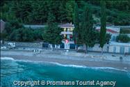 Strandhaus Podaca – 4 Schlafzimmer, 2 Familien, direkter Meereszugang, Makarska Riviera
