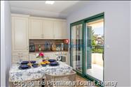 Strandhaus Podaca – 4 Schlafzimmer, 2 Familien, direkter Meereszugang, Makarska Riviera
