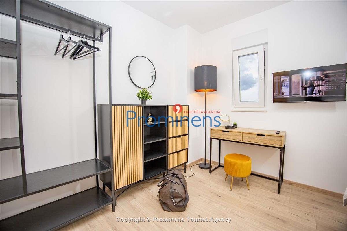 Penthouse Helena in Makarska – Exklusive Ferienwohnung mit Meerblick und Whirlpool