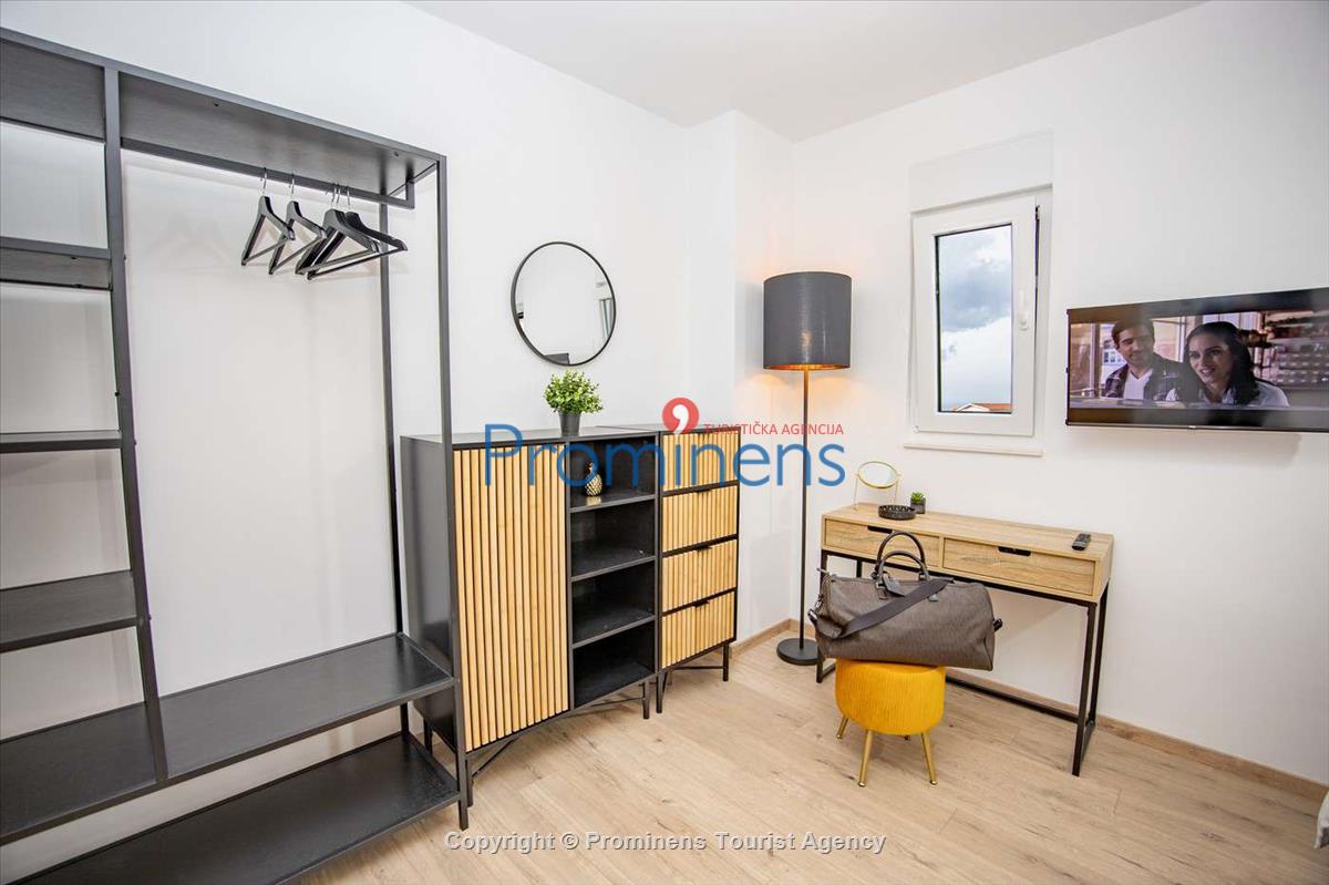 Penthouse Helena in Makarska – Exklusive Ferienwohnung mit Meerblick und Whirlpool