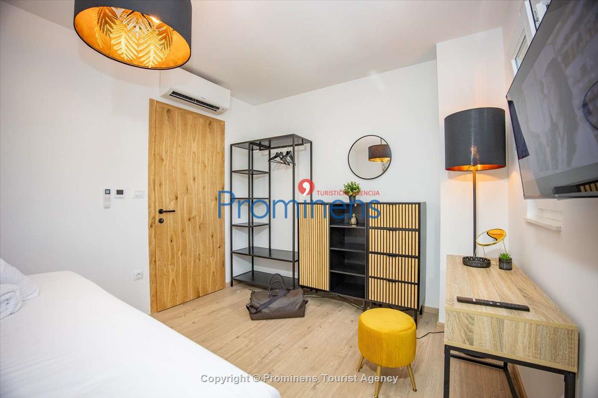 Penthouse Helena in Makarska – Exklusive Ferienwohnung mit Meerblick und Whirlpool