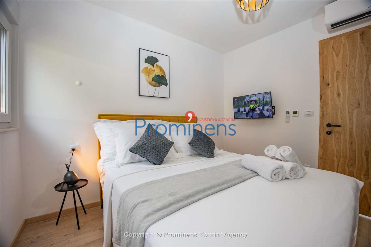 Penthouse Helena in Makarska – Exklusive Ferienwohnung mit Meerblick und Whirlpool