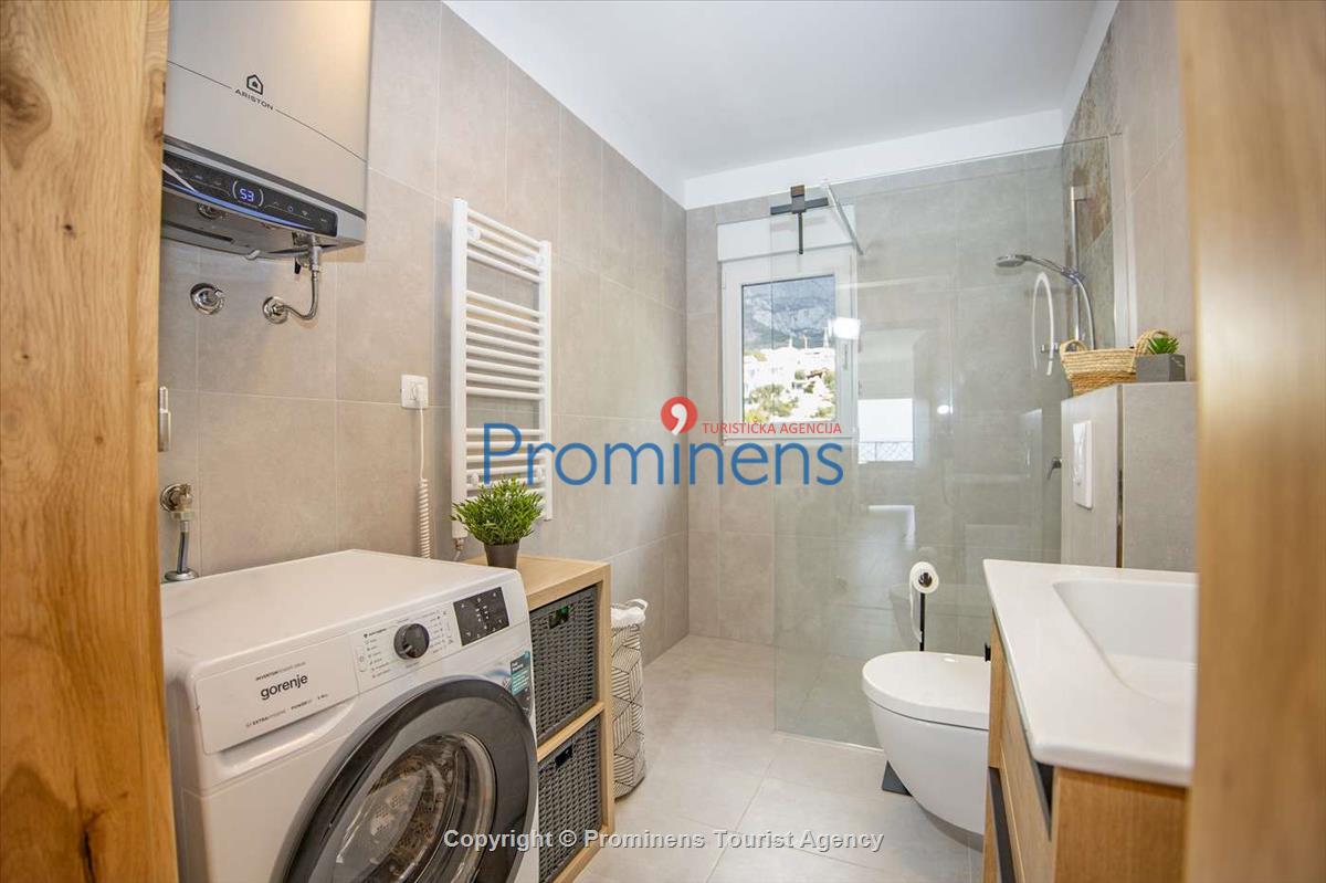 Penthouse Helena in Makarska – Exklusive Ferienwohnung mit Meerblick und Whirlpool