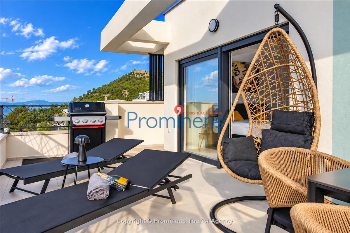 Penthouse Helena in Makarska – Exklusive Ferienwohnung mit Meerblick und Whirlpool
