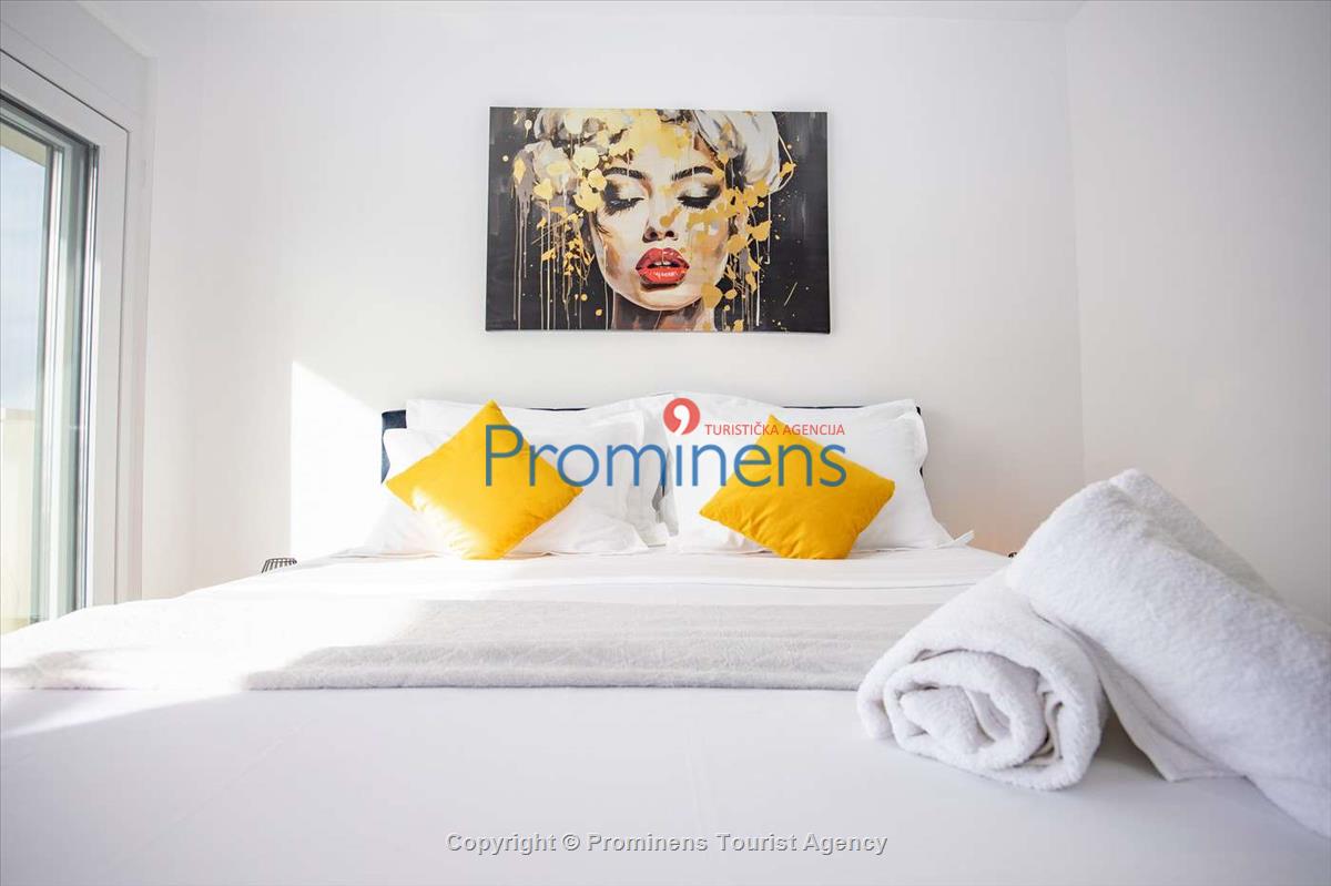 Penthouse Helena in Makarska – Exklusive Ferienwohnung mit Meerblick und Whirlpool