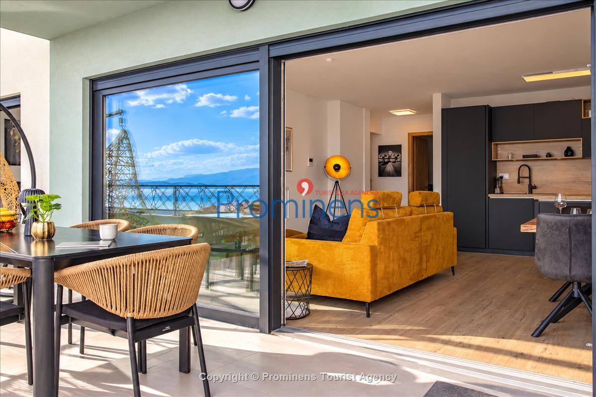 Penthouse Helena in Makarska – Exklusive Ferienwohnung mit Meerblick und Whirlpool