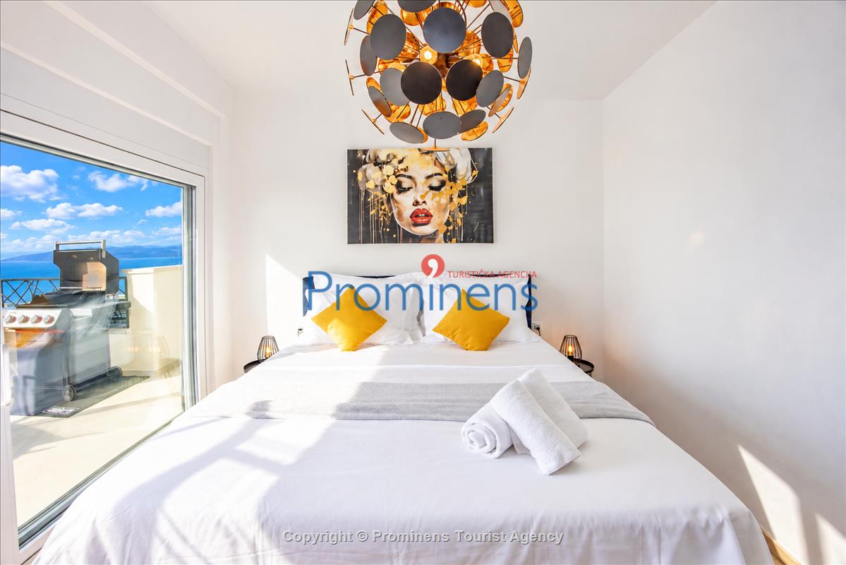 Penthouse Helena in Makarska – Exklusive Ferienwohnung mit Meerblick und Whirlpool