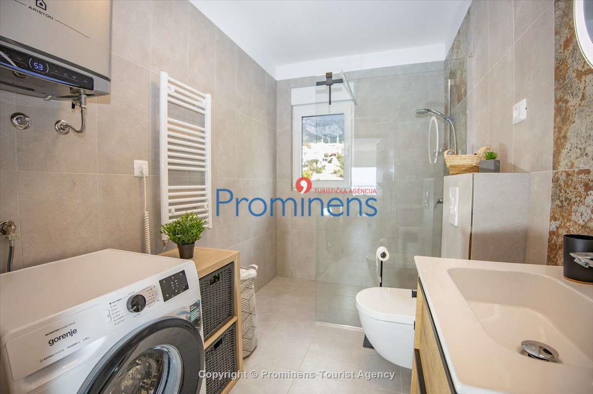 Penthouse Helena in Makarska – Exklusive Ferienwohnung mit Meerblick und Whirlpool