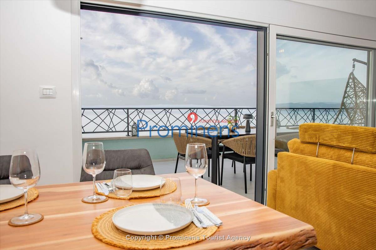 Penthouse Helena in Makarska – Exklusive Ferienwohnung mit Meerblick und Whirlpool