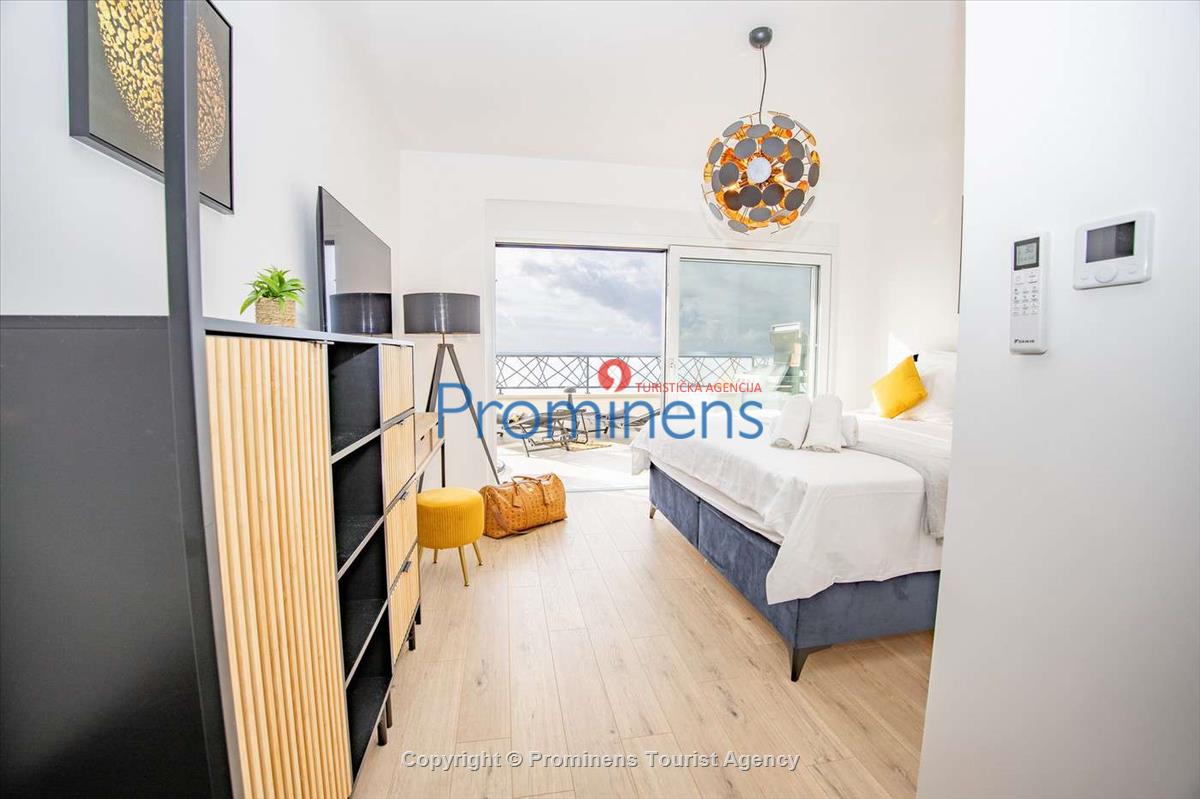 Penthouse Helena in Makarska – Exklusive Ferienwohnung mit Meerblick und Whirlpool