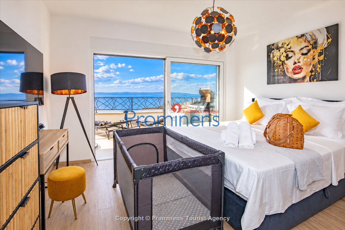 Penthouse Helena in Makarska – Exklusive Ferienwohnung mit Meerblick und Whirlpool