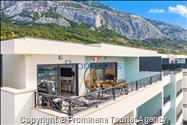 Penthouse Helena in Makarska – Exklusive Ferienwohnung mit Meerblick und Whirlpool