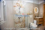 Penthouse Helena in Makarska – Exklusive Ferienwohnung mit Meerblick und Whirlpool