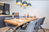Penthouse Helena in Makarska – Exklusive Ferienwohnung mit Meerblick und Whirlpool