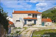 Ferienhaus Finestra mit Pool in  Tučepi an Makarska Riviera mit zwei Schlafzimmern-Kroatien -Familienurlaub 