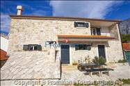 Ferienhaus Finestra mit Pool in  Tučepi an Makarska Riviera mit zwei Schlafzimmern-Kroatien -Familienurlaub 