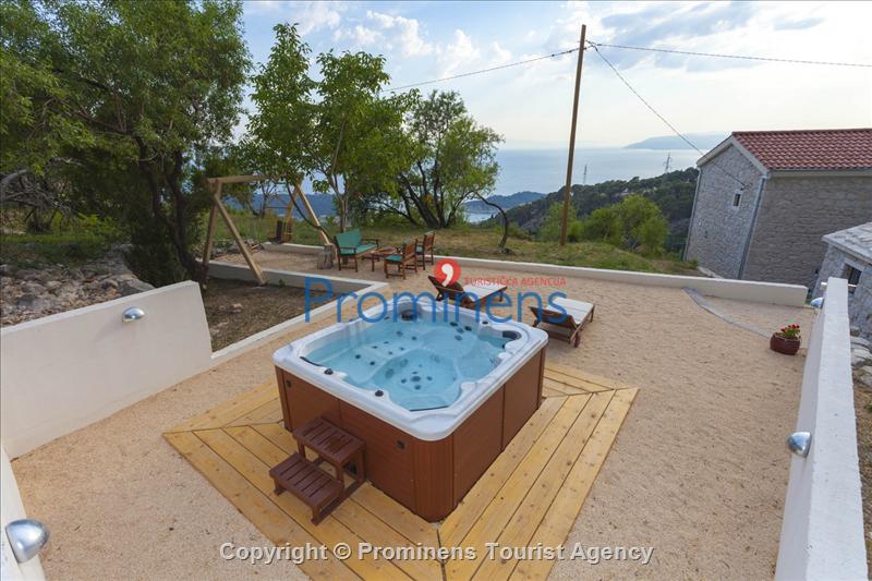 Steinhaus Fetiva mit Meerblick, Whirlpool und Sauna- ruhiger Lage ueber Makarska