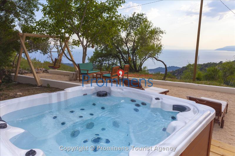 Steinhaus Fetiva mit Meerblick, Whirlpool und Sauna- ruhiger Lage ueber Makarska