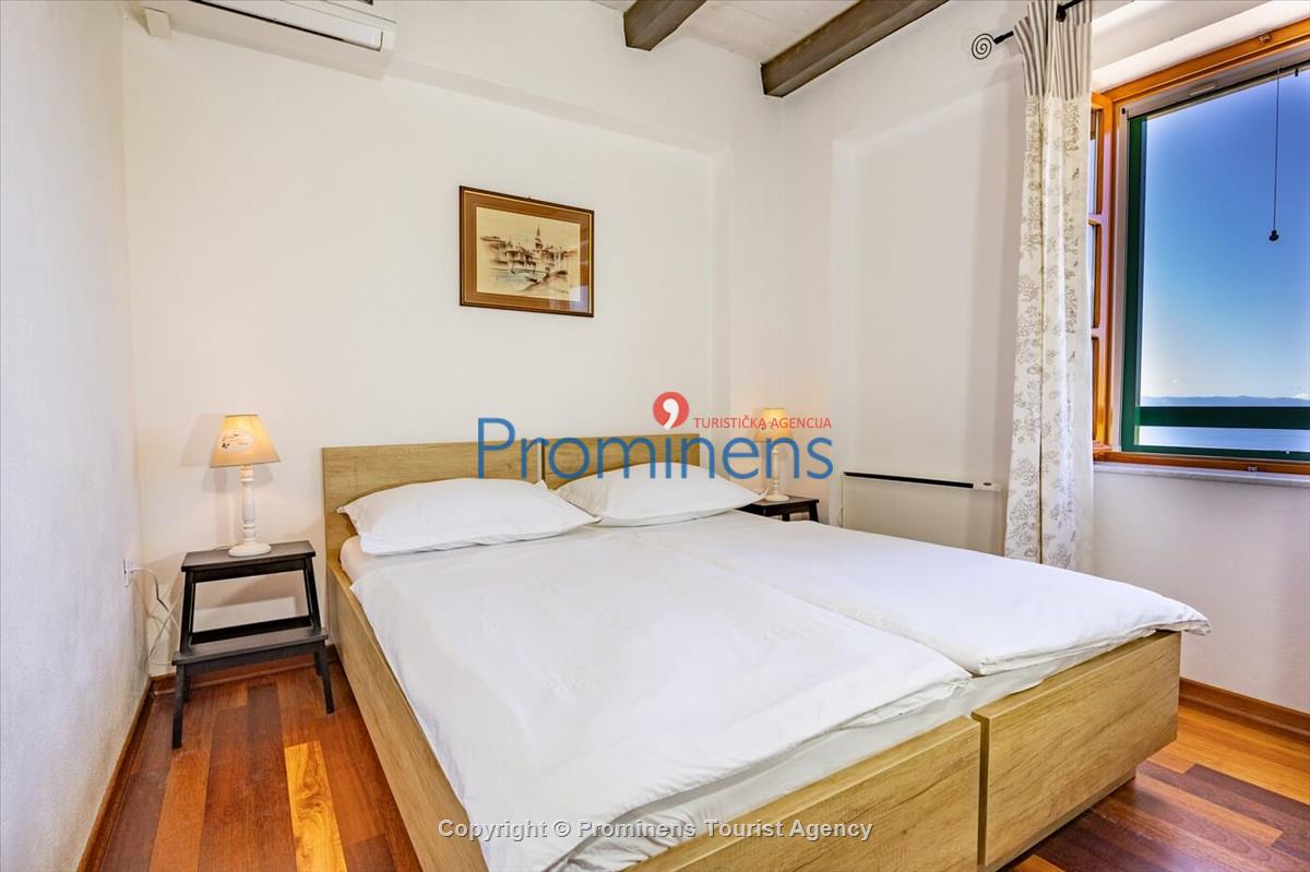 Ferienhaus Mely mit beheiztem Pool in Makarska - Panoramablick und Entspannung