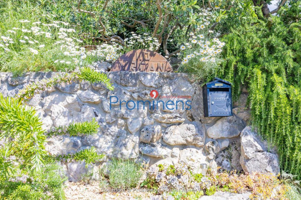 Alleinstehendes Ferienhaus Tome mit Meerblick oberhalb von Makarska