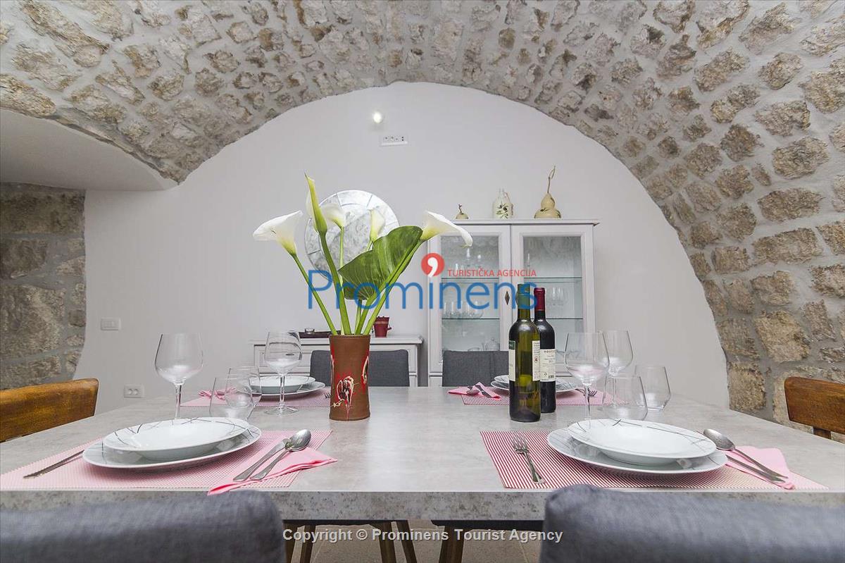 Ferienhaus Kostela mit Pool Zaostrog Makarska Riviera