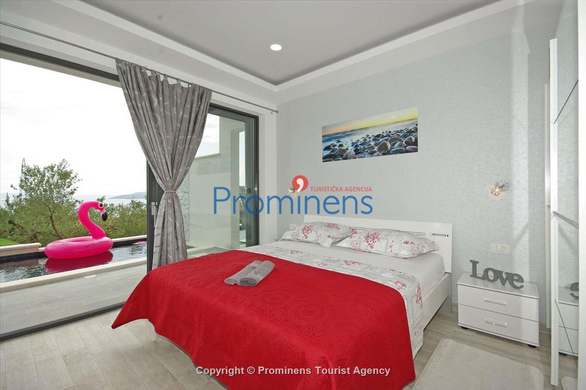 Villa Nera mit Pool in Makarska ruhige Lage drei Schlafzimmer Meerblick, Familienurlaub 