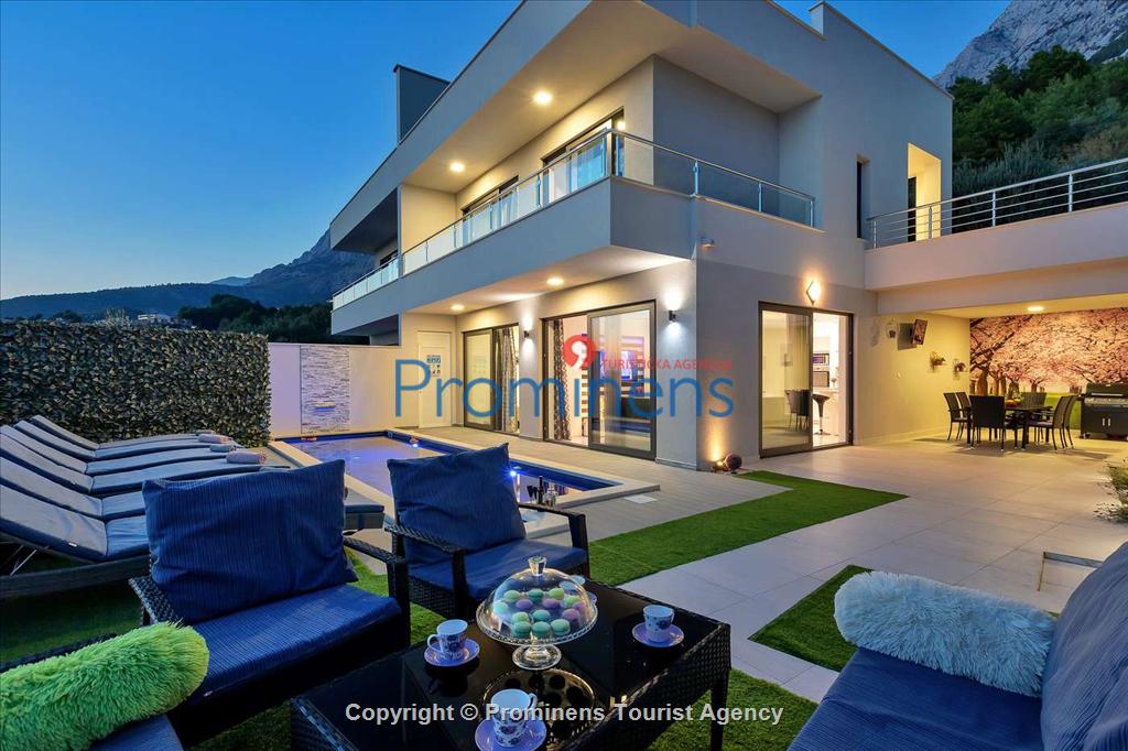 Villa Nera mit Pool in Makarska ruhige Lage drei Schlafzimmer Meerblick, Familienurlaub