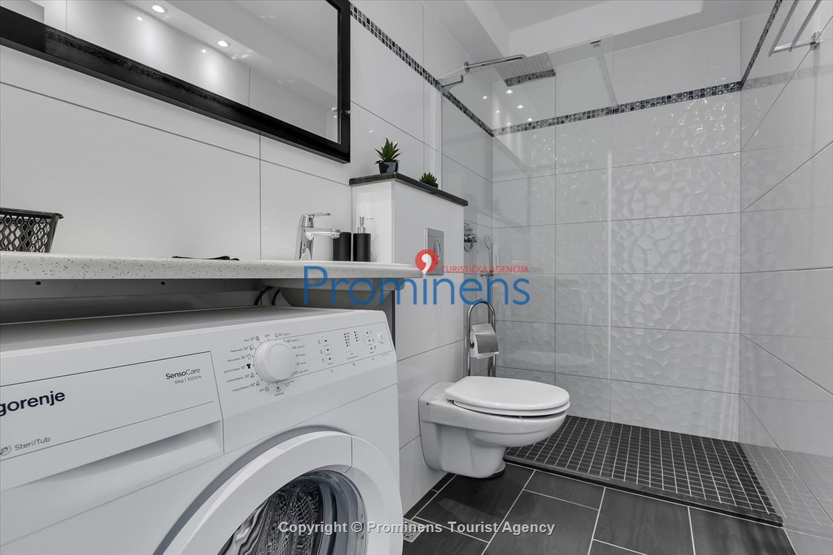 Ferienhaus Villa Oscar in Makarska mit beheiztem Pool, Whirlpool, Terrasse und Meerblick- ruhiger Familienurlaub