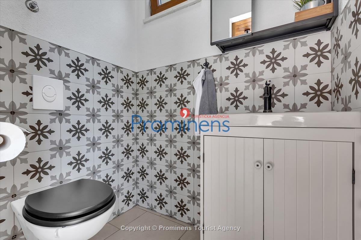 Ferienhaus Villa Oscar in Makarska mit beheiztem Pool, Whirlpool, Terrasse und Meerblick- ruhiger Familienurlaub