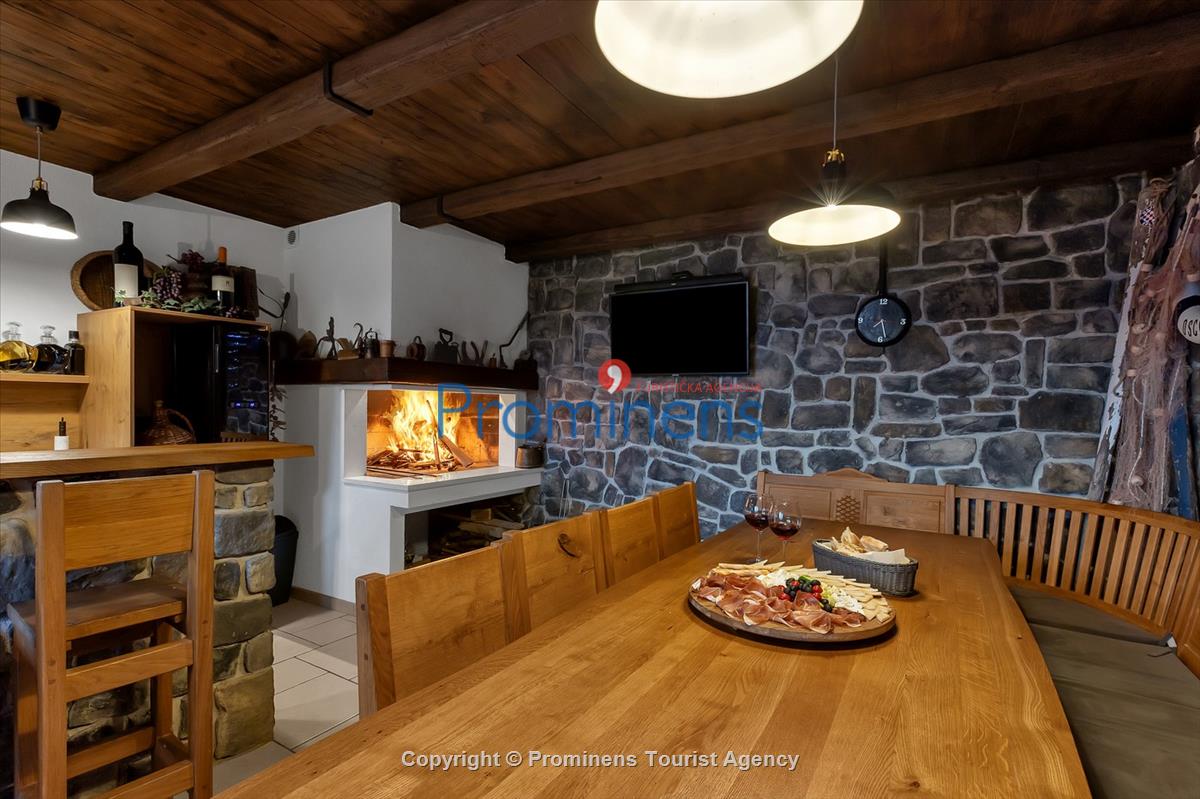 Ferienhaus Villa Oscar in Makarska mit beheiztem Pool, Whirlpool, Terrasse und Meerblick- ruhiger Familienurlaub