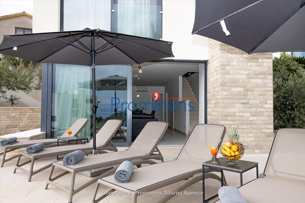 Ferienhaus Villa Oscar in Makarska mit beheiztem Pool, Whirlpool, Terrasse und Meerblick- ruhiger Familienurlaub