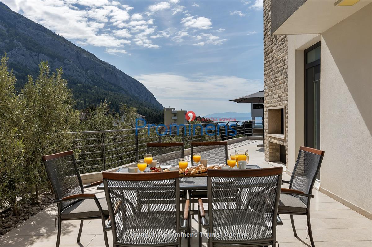 Ferienhaus Villa Oscar in Makarska mit beheiztem Pool, Whirlpool, Terrasse und Meerblick- ruhiger Familienurlaub