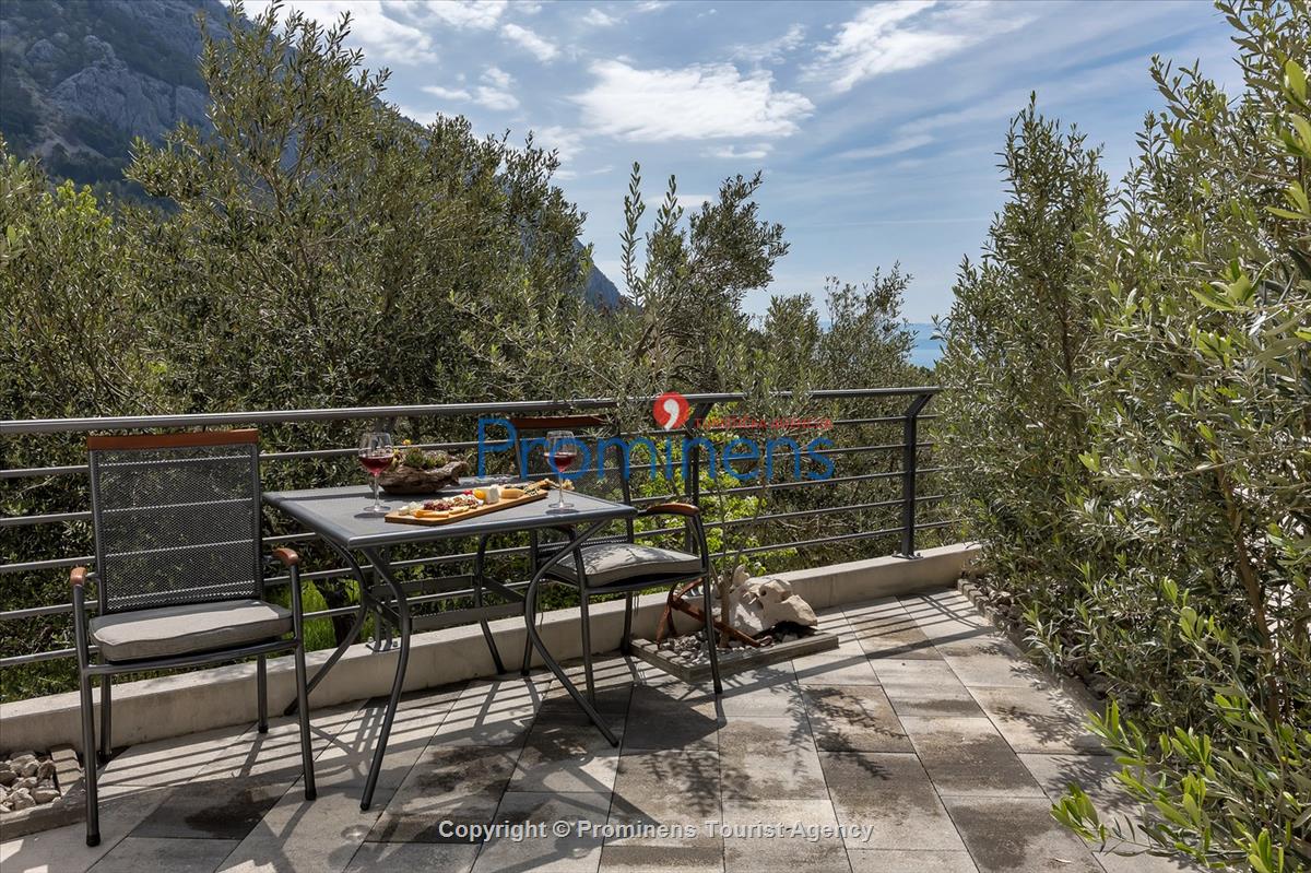 Ferienhaus Villa Oscar in Makarska mit beheiztem Pool, Whirlpool, Terrasse und Meerblick- ruhiger Familienurlaub