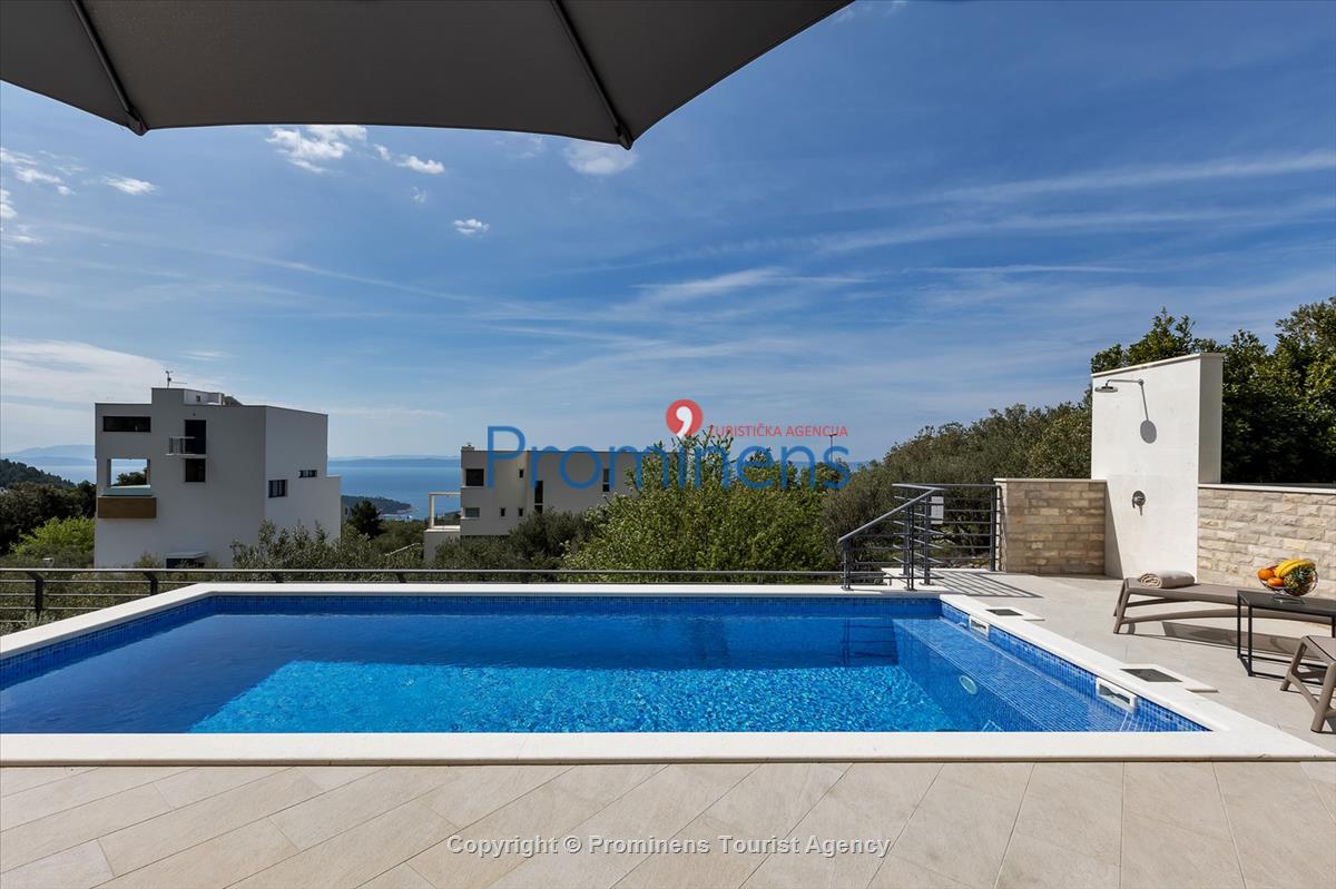 Ferienhaus Villa Oscar in Makarska mit beheiztem Pool, Whirlpool, Terrasse und Meerblick- ruhiger Familienurlaub