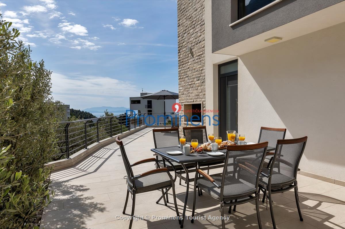 Ferienhaus Villa Oscar in Makarska mit beheiztem Pool, Whirlpool, Terrasse und Meerblick- ruhiger Familienurlaub