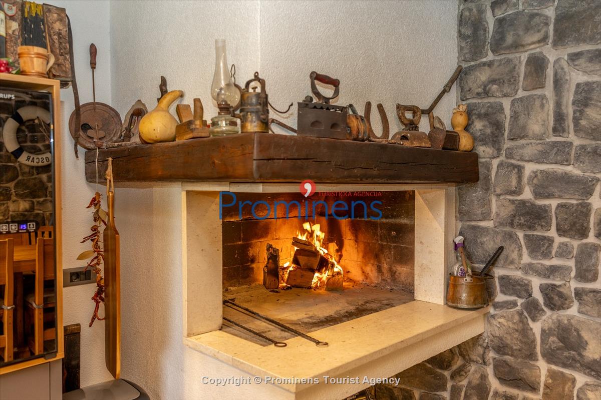 Ferienhaus Villa Oscar in Makarska mit beheiztem Pool, Whirlpool, Terrasse und Meerblick- ruhiger Familienurlaub