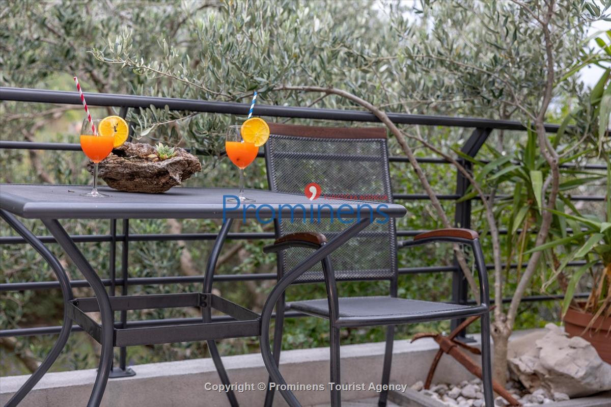 Ferienhaus Villa Oscar in Makarska mit beheiztem Pool, Whirlpool, Terrasse und Meerblick- ruhiger Familienurlaub